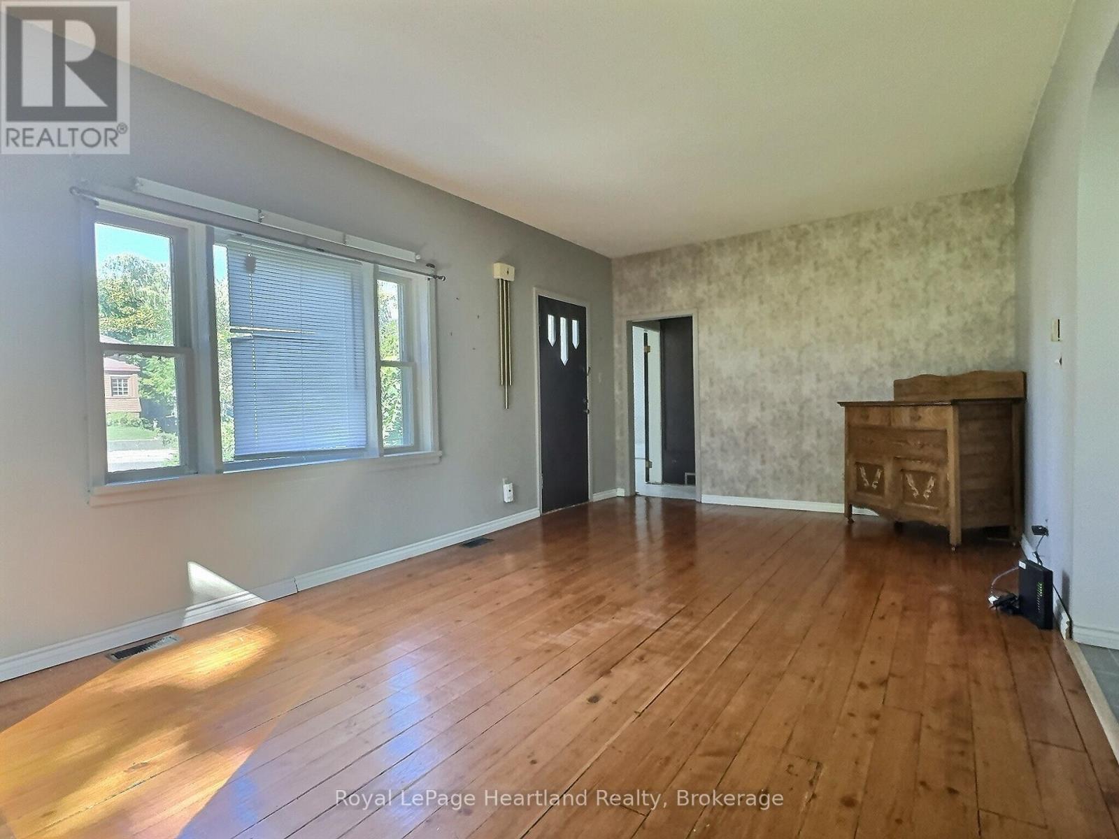 34 Main Street S, South Huron, Ontario  N0M 1S1 - Photo 16 - X12416054