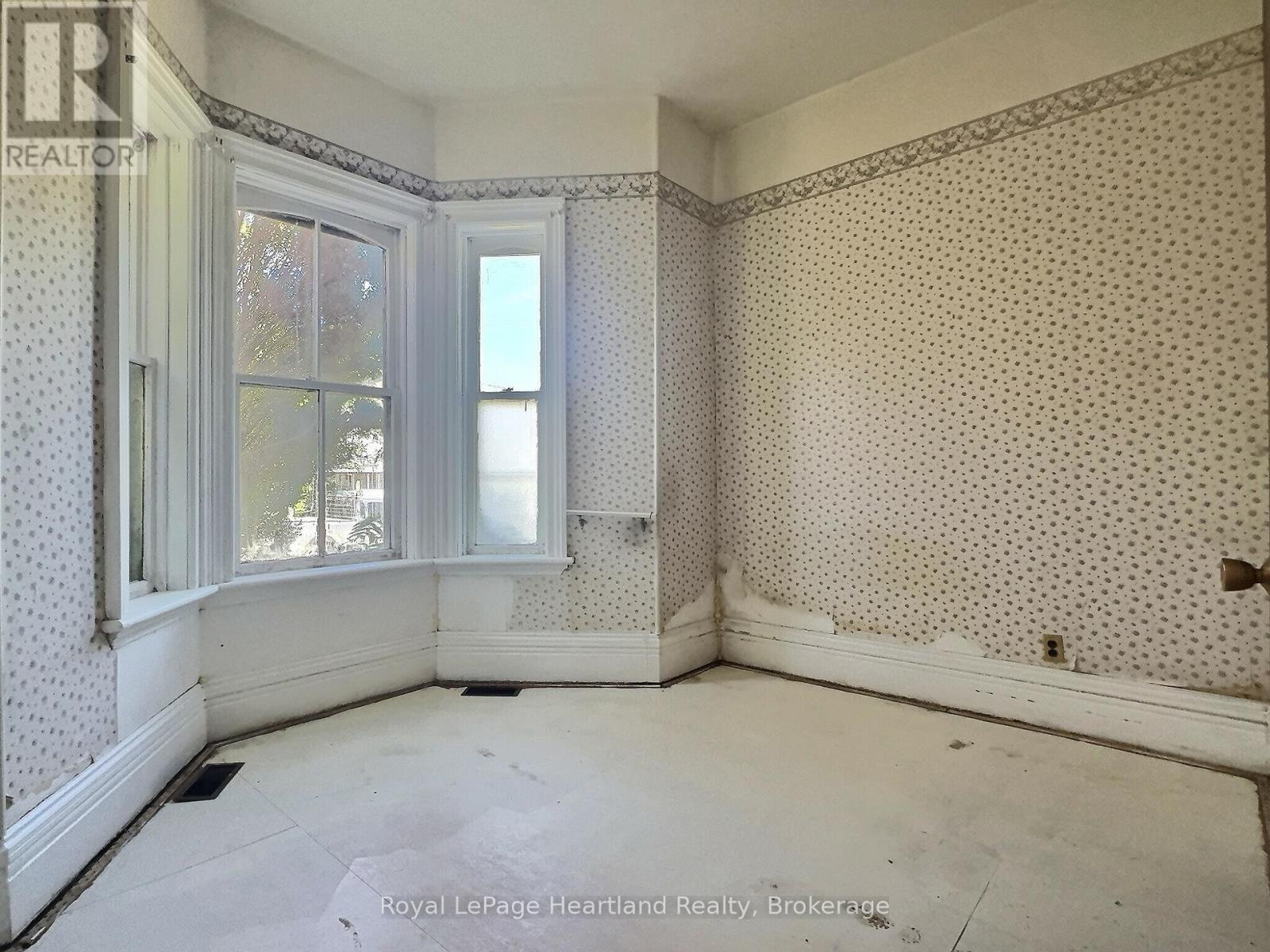 34 Main Street S, South Huron, Ontario  N0M 1S1 - Photo 18 - X12416054