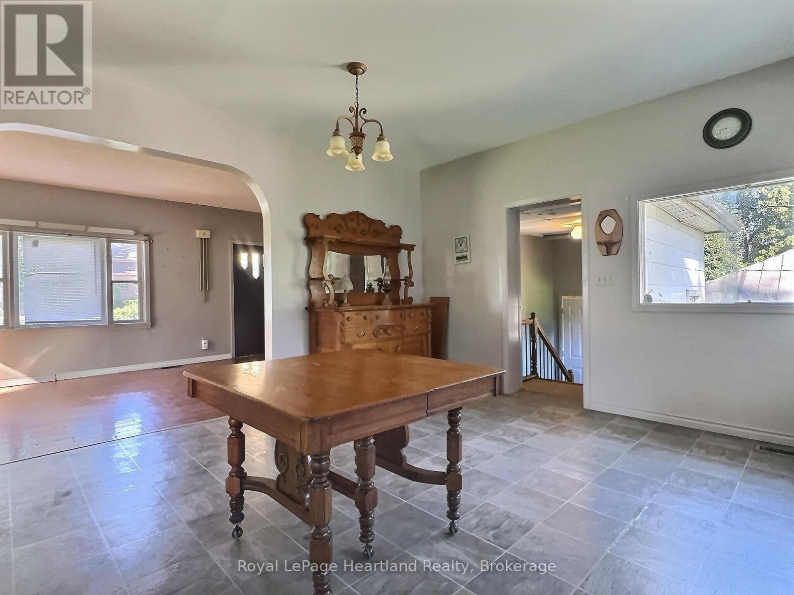 34 Main Street S, South Huron, Ontario  N0M 1S1 - Photo 15 - X12416054