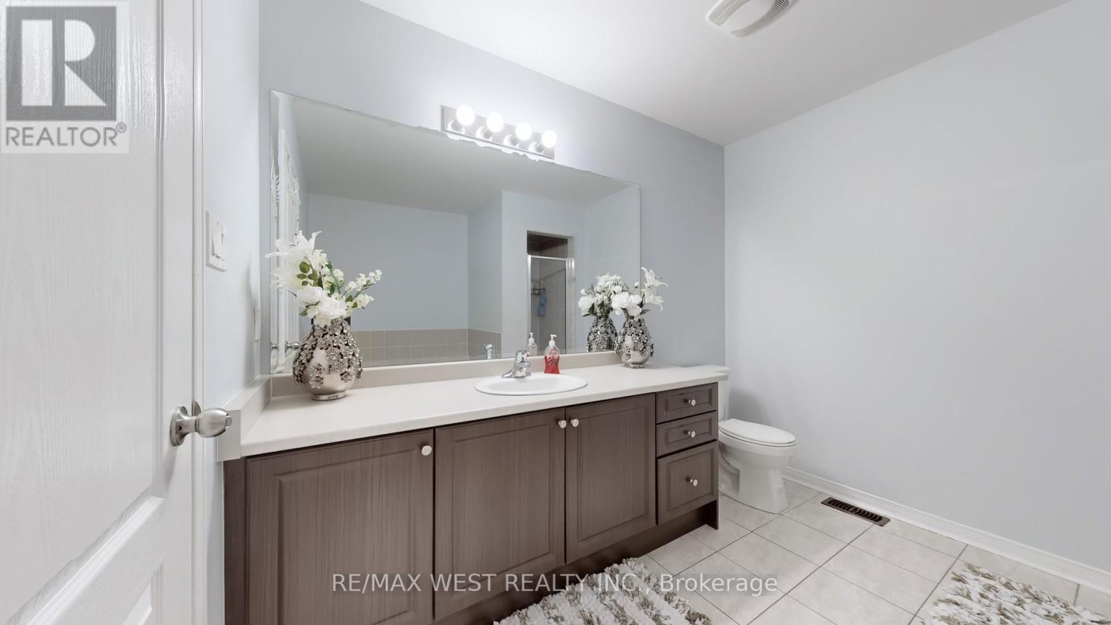 28 Yellowknife Road, Brampton, Ontario  L6R 3X3 - Photo 24 - W12365056