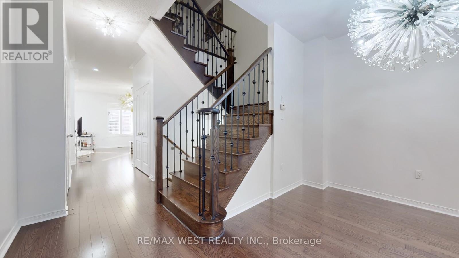 28 Yellowknife Road, Brampton, Ontario  L6R 3X3 - Photo 20 - W12365056