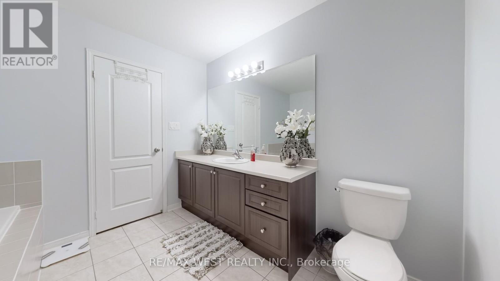 28 Yellowknife Road, Brampton, Ontario  L6R 3X3 - Photo 23 - W12365056