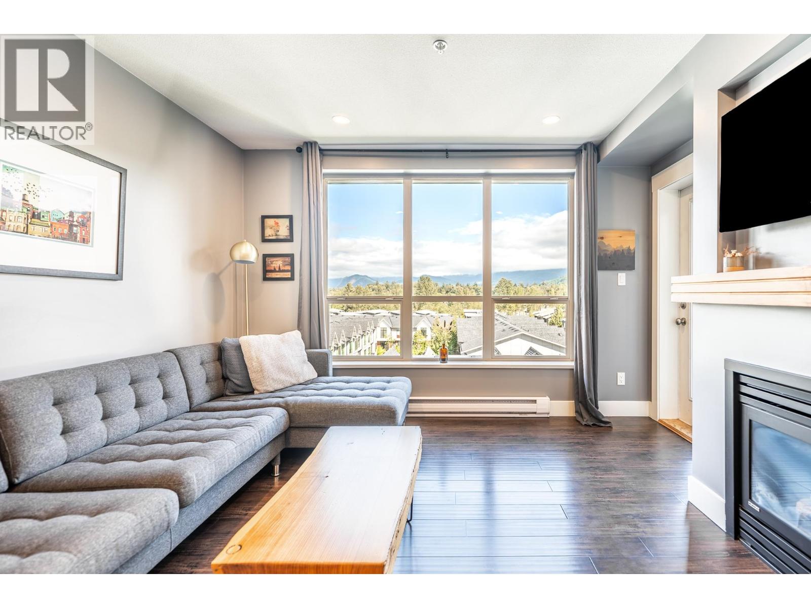 521 1211 VILLAGE GREEN WAY, Squamish, British Columbia