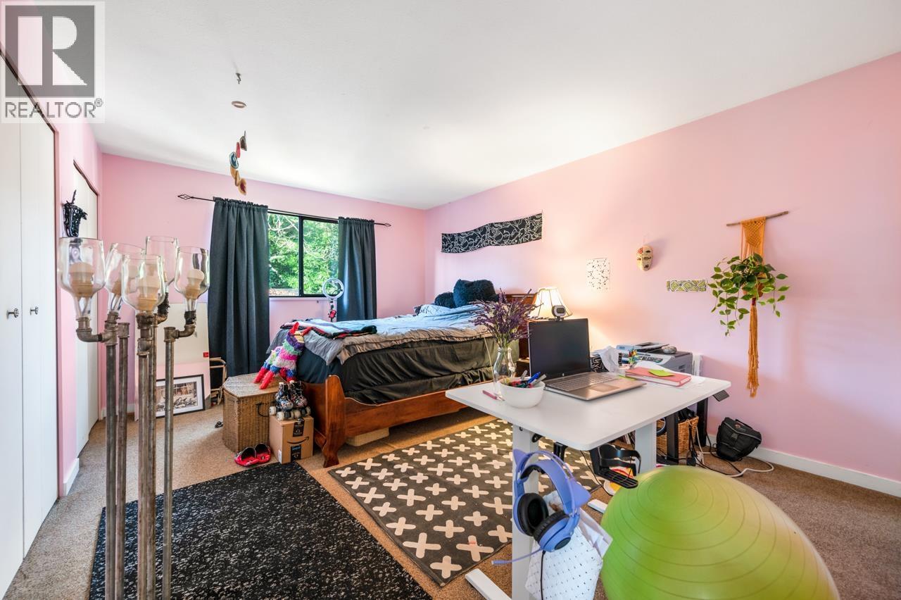 3003 Sunnyhurst Road, North Vancouver, British Columbia  V7K 2G4 - Photo 9 - R3033370
