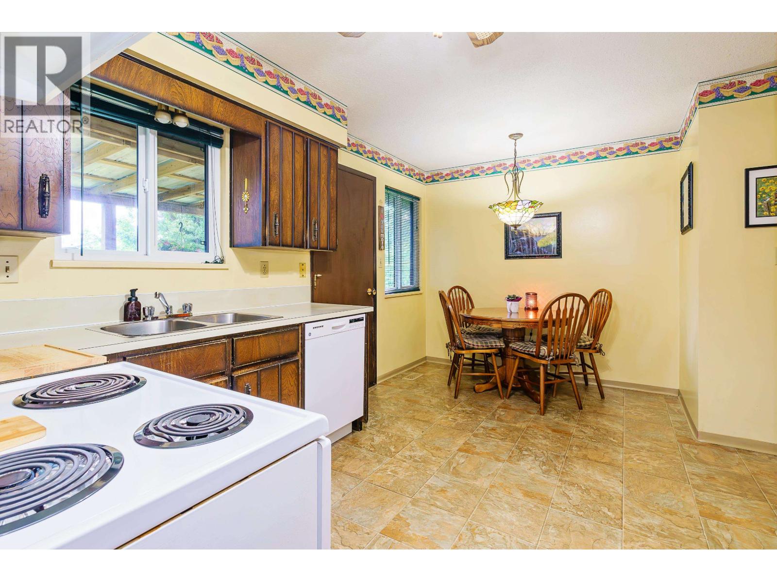 12310 Skillen Street, Maple Ridge, British Columbia  V4R 2M4 - Photo 3 - R3053640
