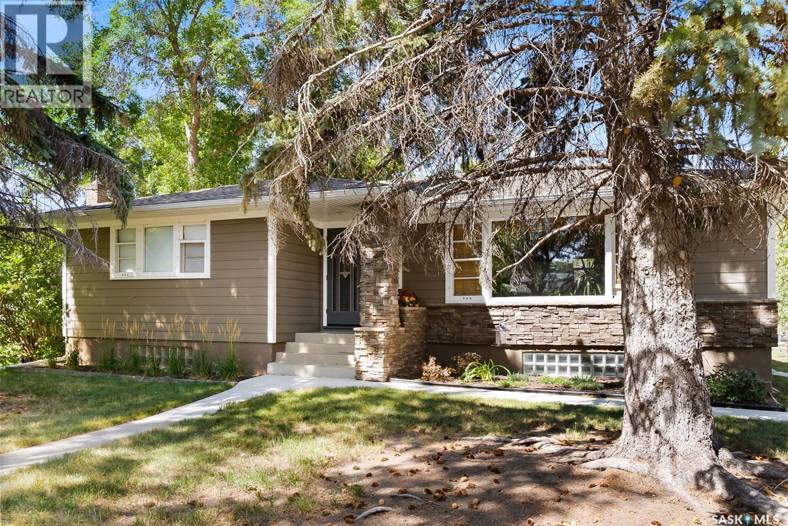 3402 Westgate Avenue, Regina, Saskatchewan  S4S 1B5 - Photo 2 - SK019787