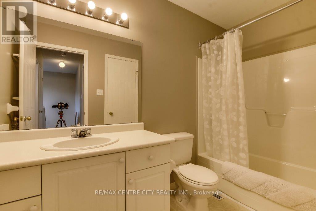 14 - 1199 Reardon Boulevard, London South, Ontario  N6M 1H7 - Photo 15 - X12387660