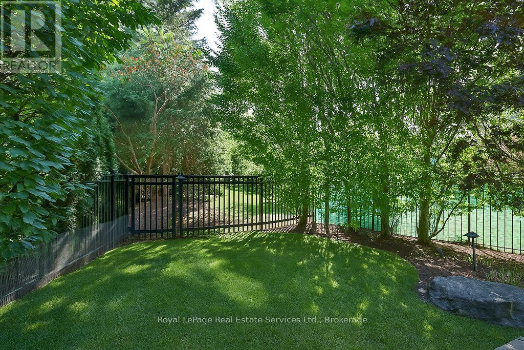 2218 Hampstead Road, Oakville, Ontario  L6H 6Y9 - Photo 48 - W12437617