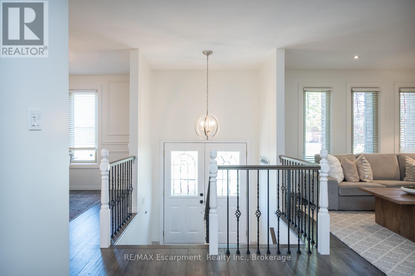 45 Amberwood Street, Hamilton, Ontario  L8J 1J1 - Photo 2 - X12438056