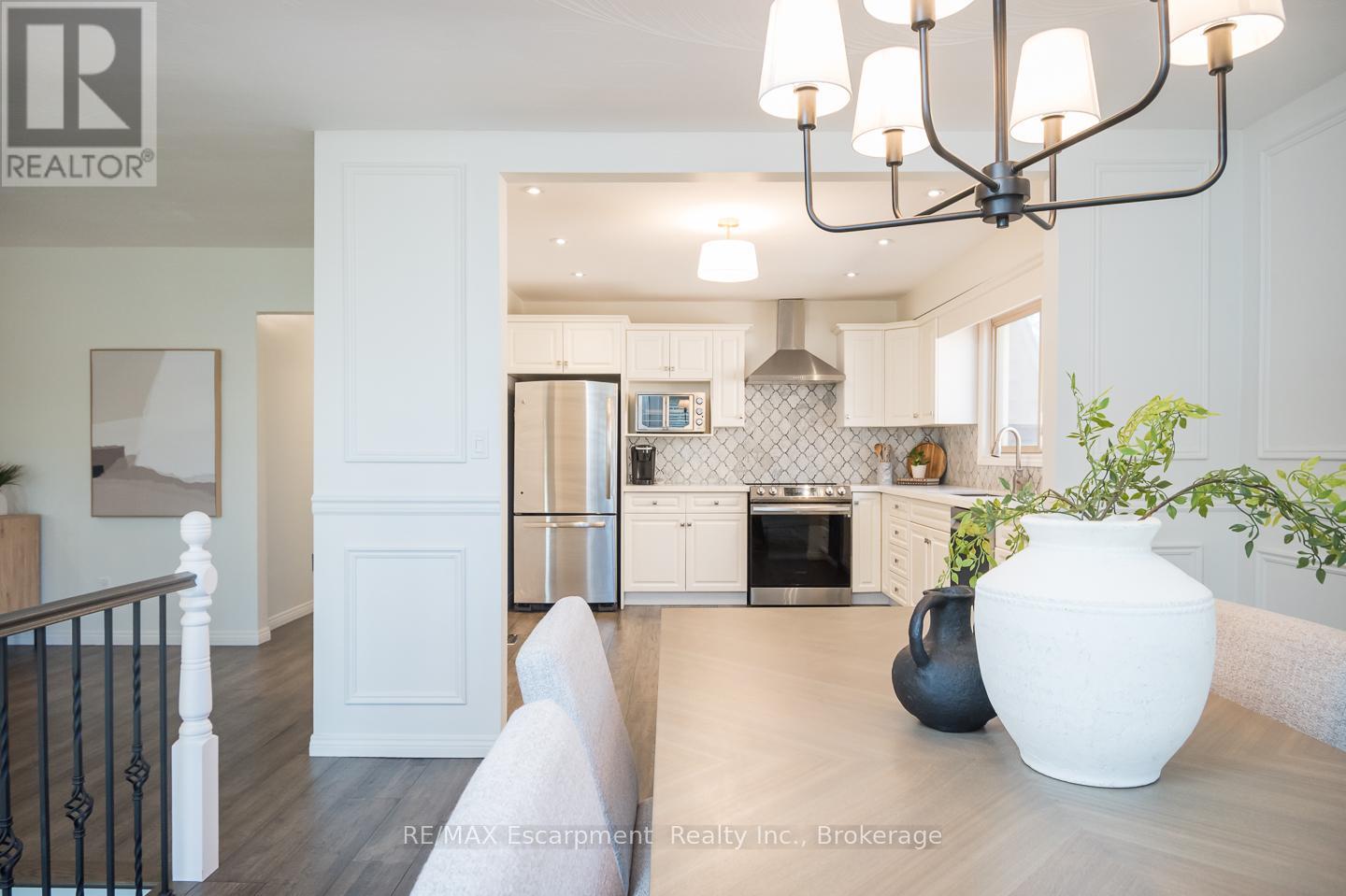 45 Amberwood Street, Hamilton, Ontario  L8J 1J1 - Photo 30 - X12438056