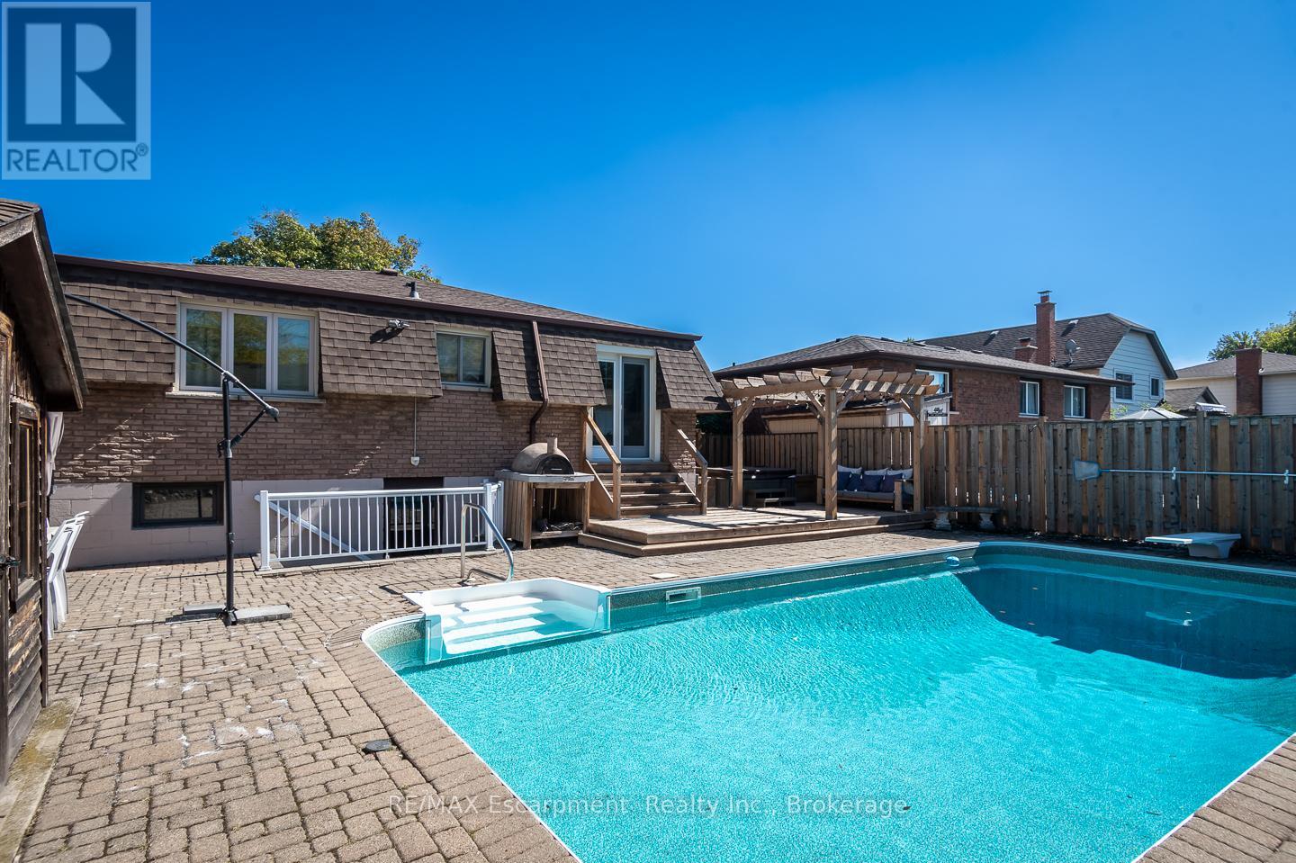 45 Amberwood Street, Hamilton, Ontario  L8J 1J1 - Photo 32 - X12438056