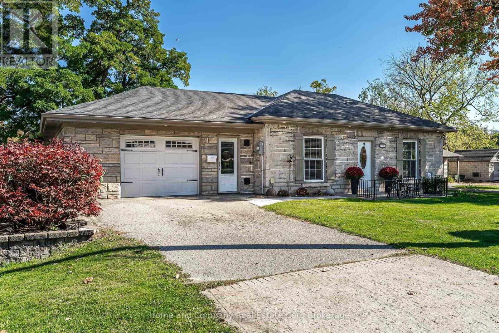 43 Thomas Street, St. Marys, Ontario  N4X 1A2 - Photo 1 - X12437948
