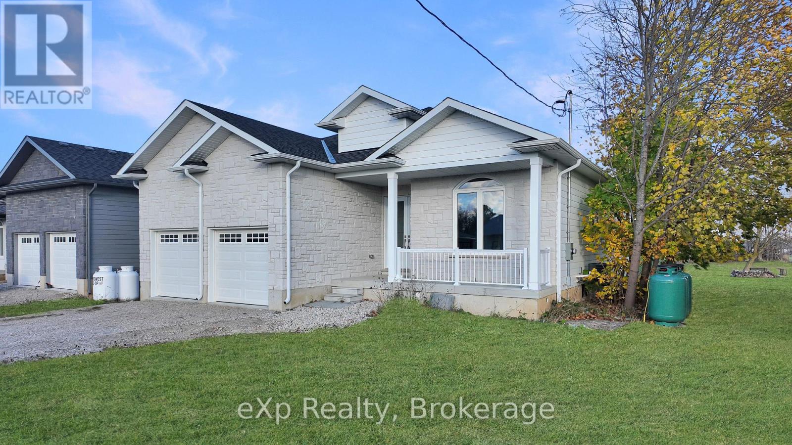 221 Forler Street, West Grey, Ontario  N0G 2M0 - Photo 2 - X12437997