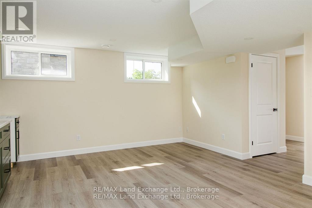 2 - 278 Mary Rose Avenue, Saugeen Shores, Ontario  N0H 2C3 - Photo 5 - X12438000