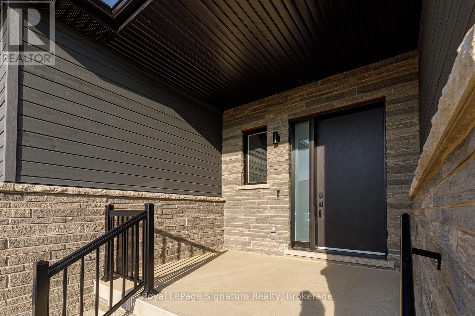 107 Sladden Court, Blue Mountains, Ontario  N0H 2P0 - Photo 3 - X12438030