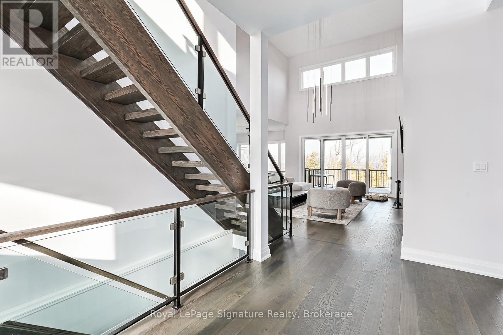107 Sladden Court, Blue Mountains, Ontario  N0H 2P0 - Photo 5 - X12438030