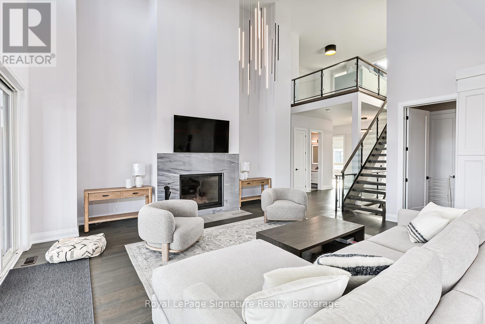 107 Sladden Court, Blue Mountains, Ontario  N0H 2P0 - Photo 8 - X12438030