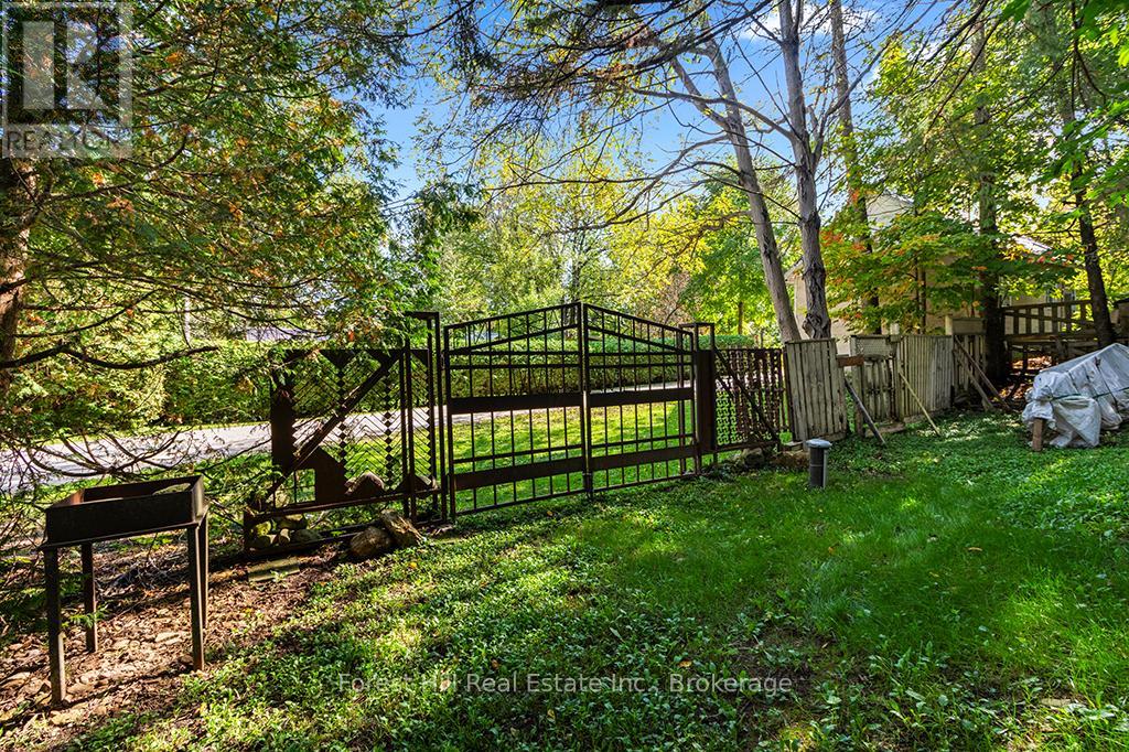 15 Hill Street, Grey Highlands, Ontario  N0C 1E0 - Photo 46 - X12438040
