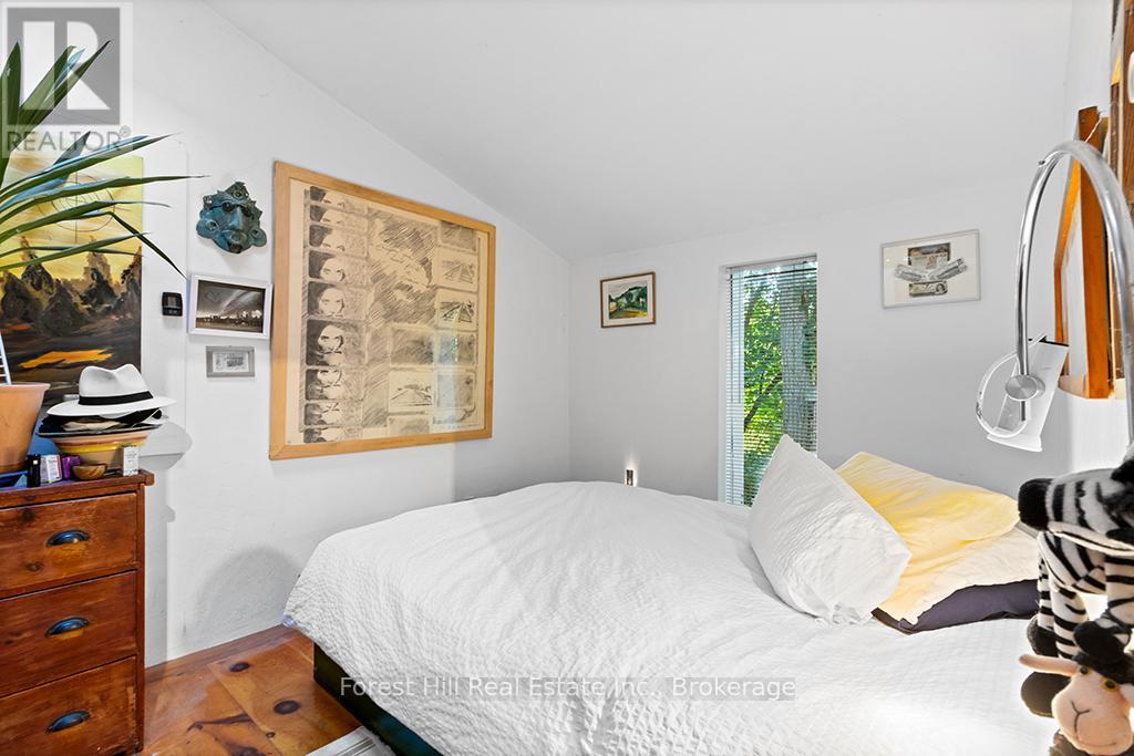 15 Hill Street, Grey Highlands, Ontario  N0C 1E0 - Photo 7 - X12438040