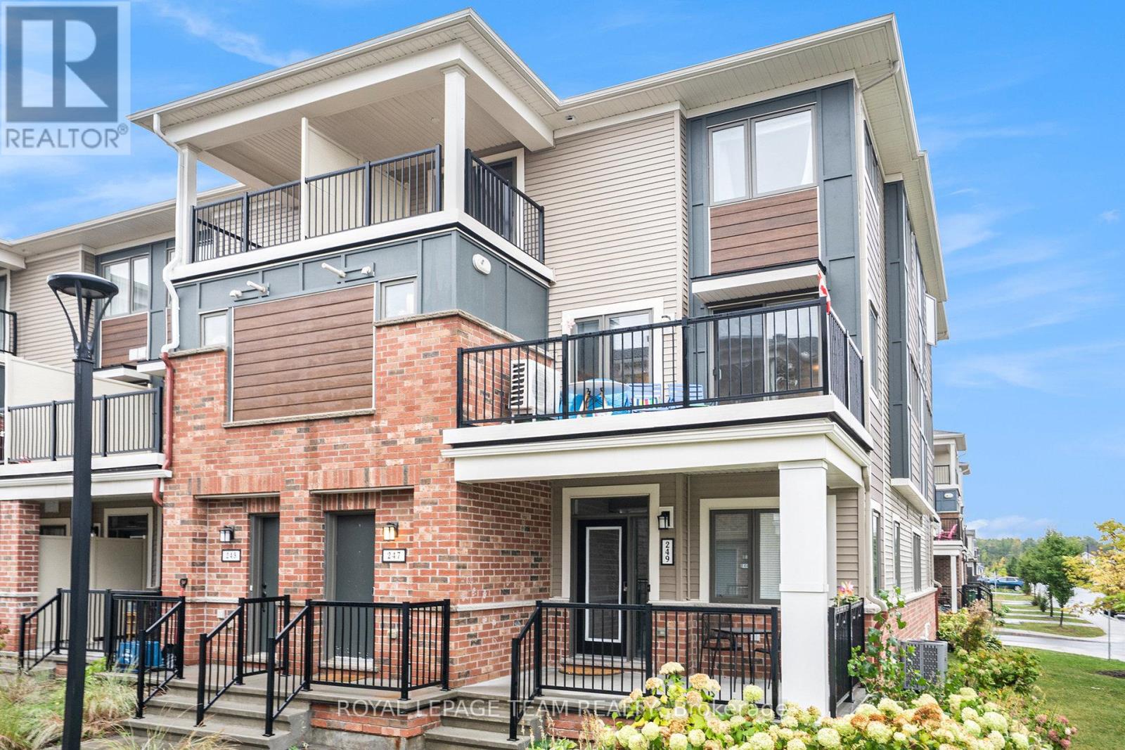247 Zenith Private, Ottawa, Ontario  K2J 6N3 - Photo 2 - X12437929