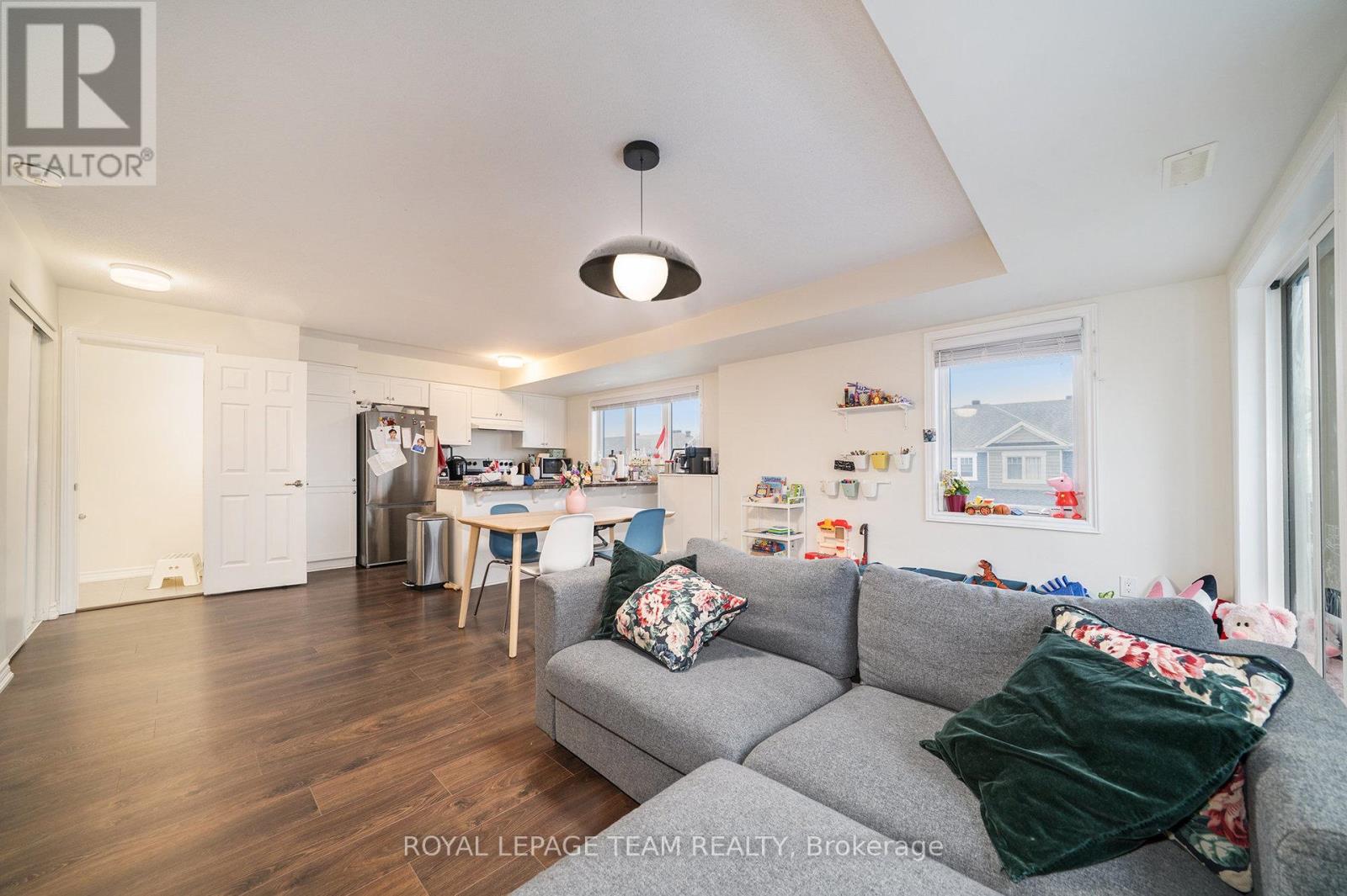 247 Zenith Private, Ottawa, Ontario  K2J 6N3 - Photo 4 - X12437929