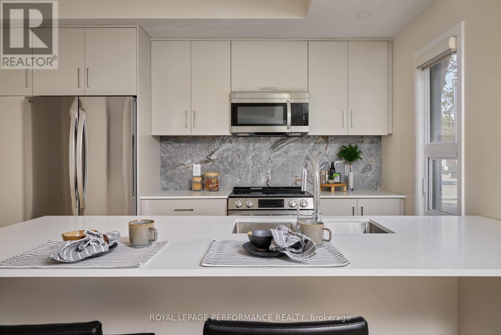 B - 417 Tweedsmuir Avenue, Ottawa, Ontario  K1Z 5N6 - Photo 10 - X12437984