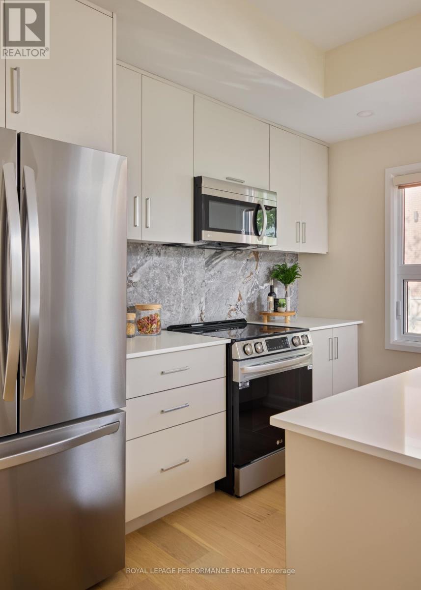 B - 417 Tweedsmuir Avenue, Ottawa, Ontario  K1Z 5N6 - Photo 11 - X12437984