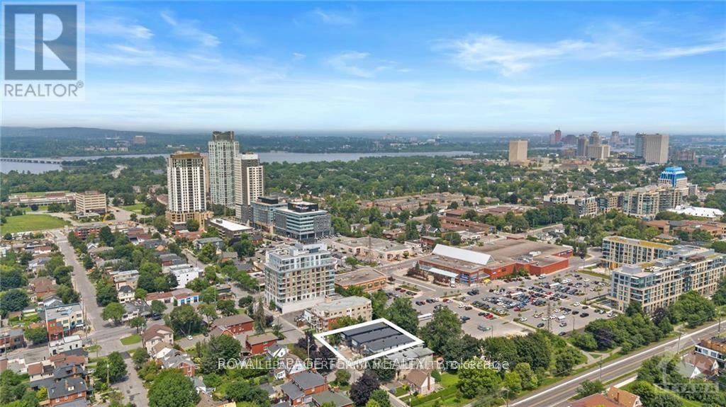 B - 417 Tweedsmuir Avenue, Ottawa, Ontario  K1Z 5N6 - Photo 3 - X12437984