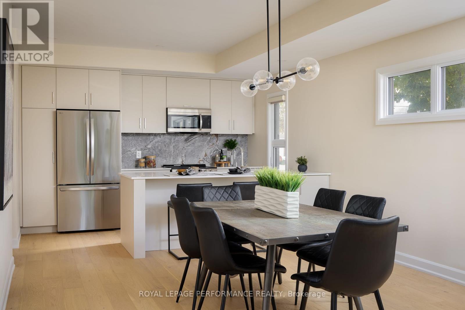 B - 417 Tweedsmuir Avenue, Ottawa, Ontario  K1Z 5N6 - Photo 8 - X12437984