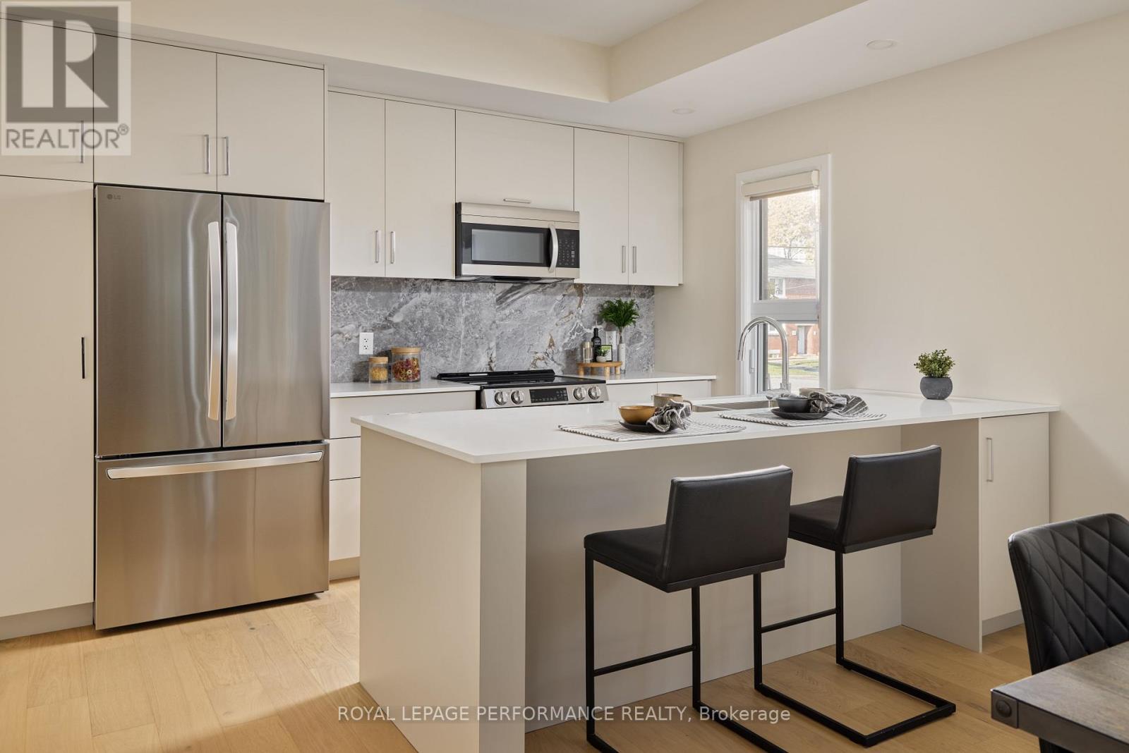 B - 417 Tweedsmuir Avenue, Ottawa, Ontario  K1Z 5N6 - Photo 9 - X12437984