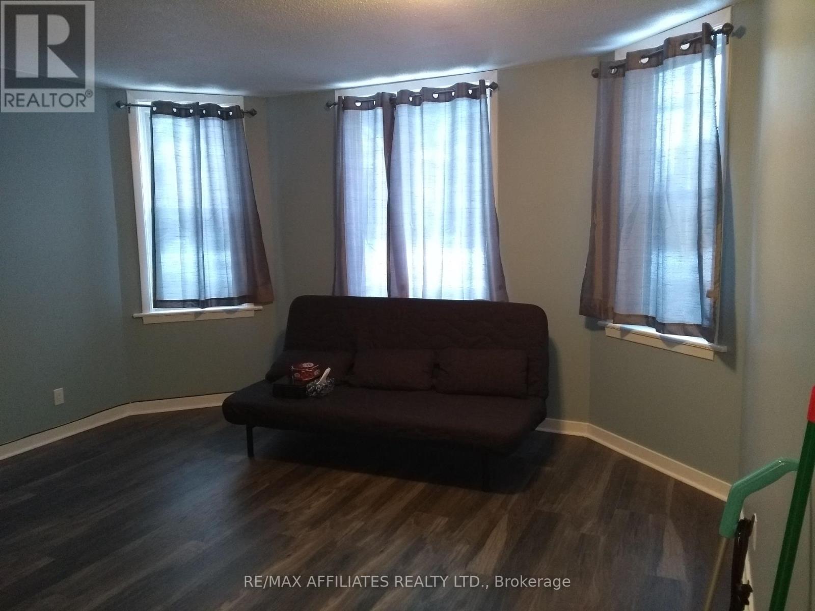 71 Mcgonigal Street W, Arnprior, Ontario  K7S 1M2 - Photo 5 - X12438060