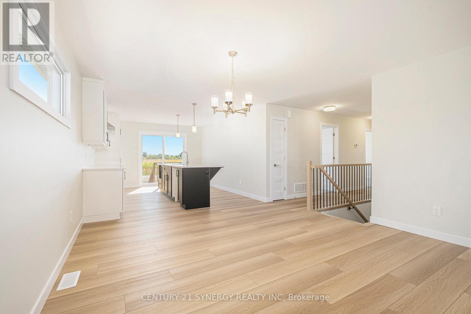 88 Helen Street, North Stormont, Ontario  K0A 1R0 - Photo 13 - X12438102