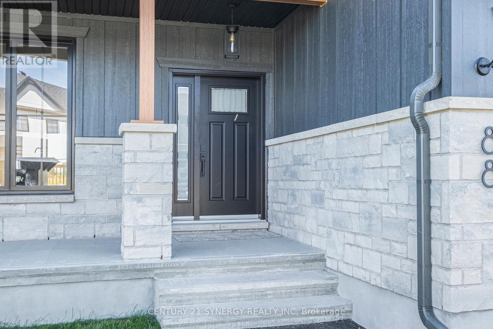 88 Helen Street, North Stormont, Ontario  K0A 1R0 - Photo 3 - X12438102