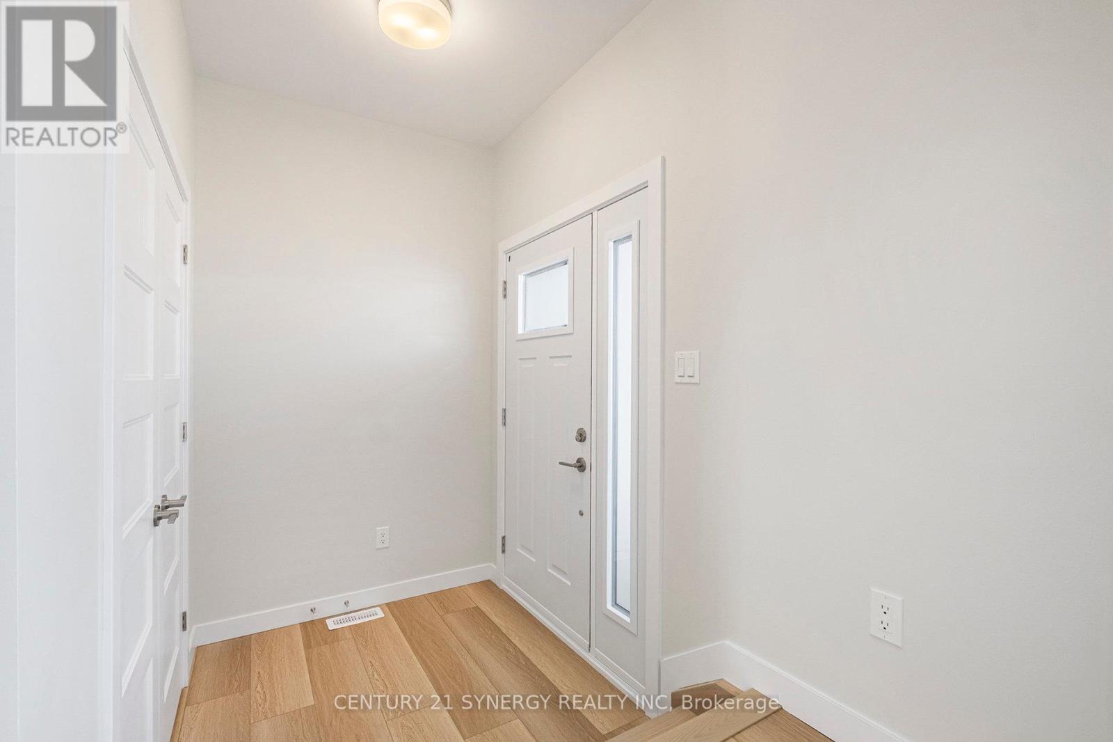 88 Helen Street, North Stormont, Ontario  K0A 1R0 - Photo 4 - X12438102