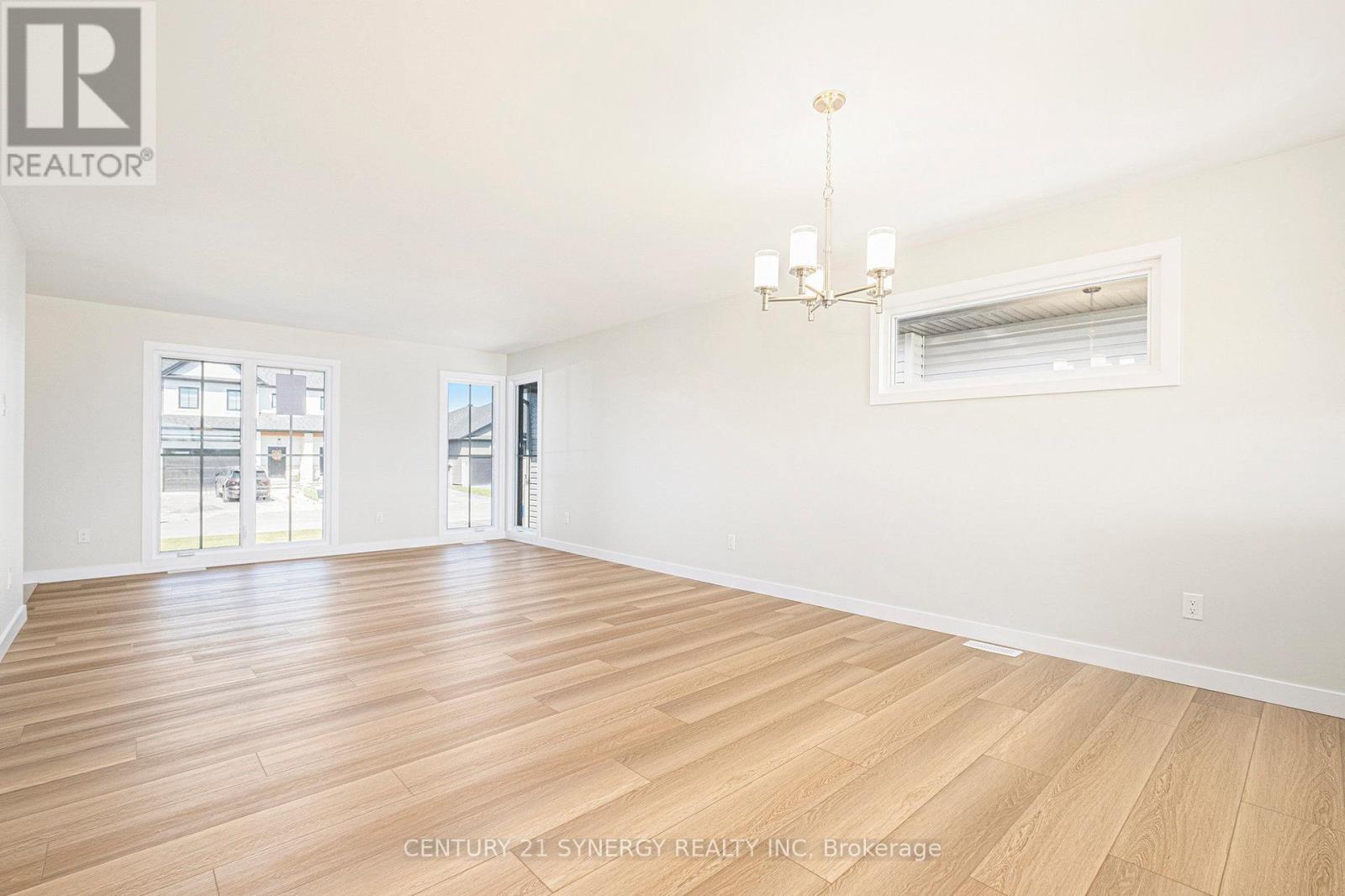 88 Helen Street, North Stormont, Ontario  K0A 1R0 - Photo 7 - X12438102