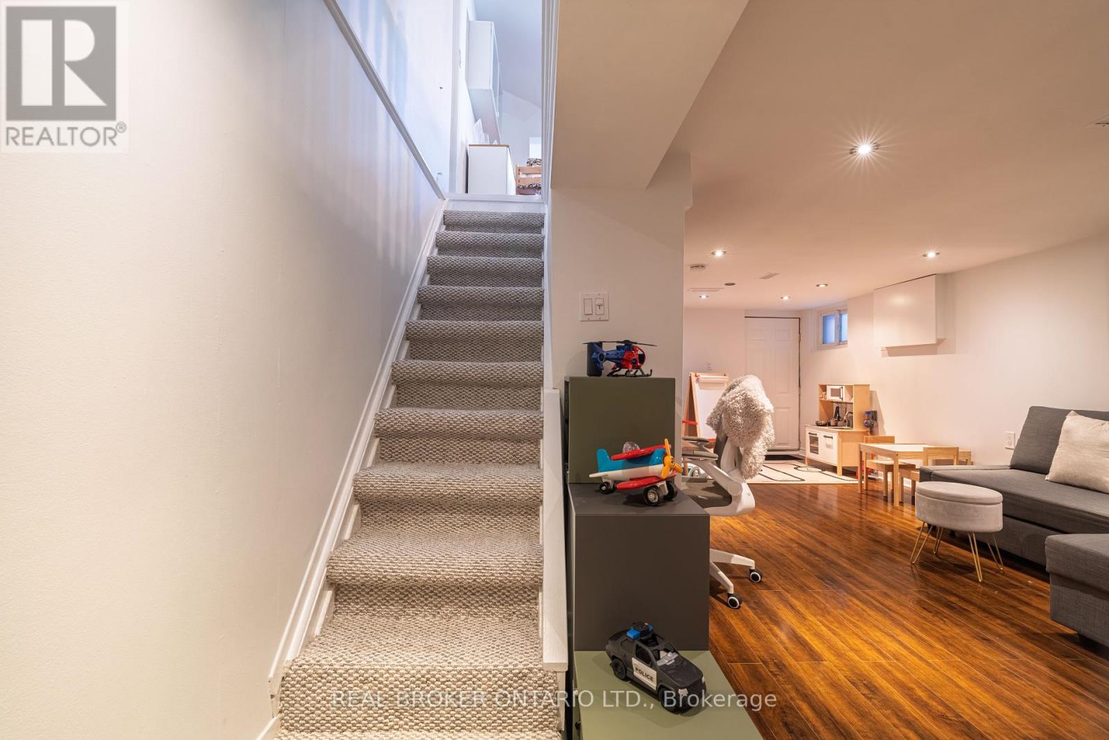 204 Earlscourt Avenue W, Toronto, Ontario  M6E 4B1 - Photo 34 - W12434979