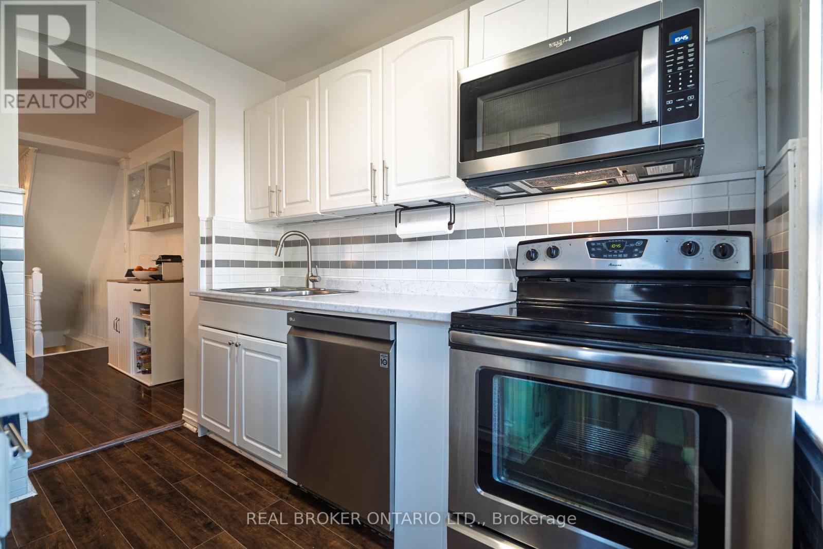 204 Earlscourt Avenue W, Toronto, Ontario  M6E 4B1 - Photo 22 - W12434979