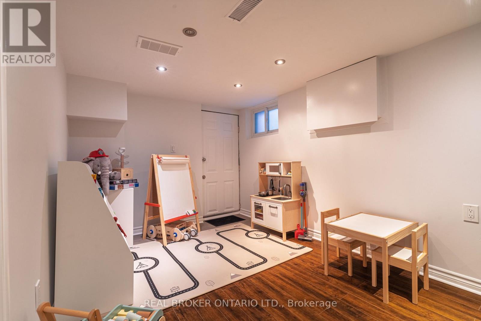204 Earlscourt Avenue W, Toronto, Ontario  M6E 4B1 - Photo 39 - W12434979
