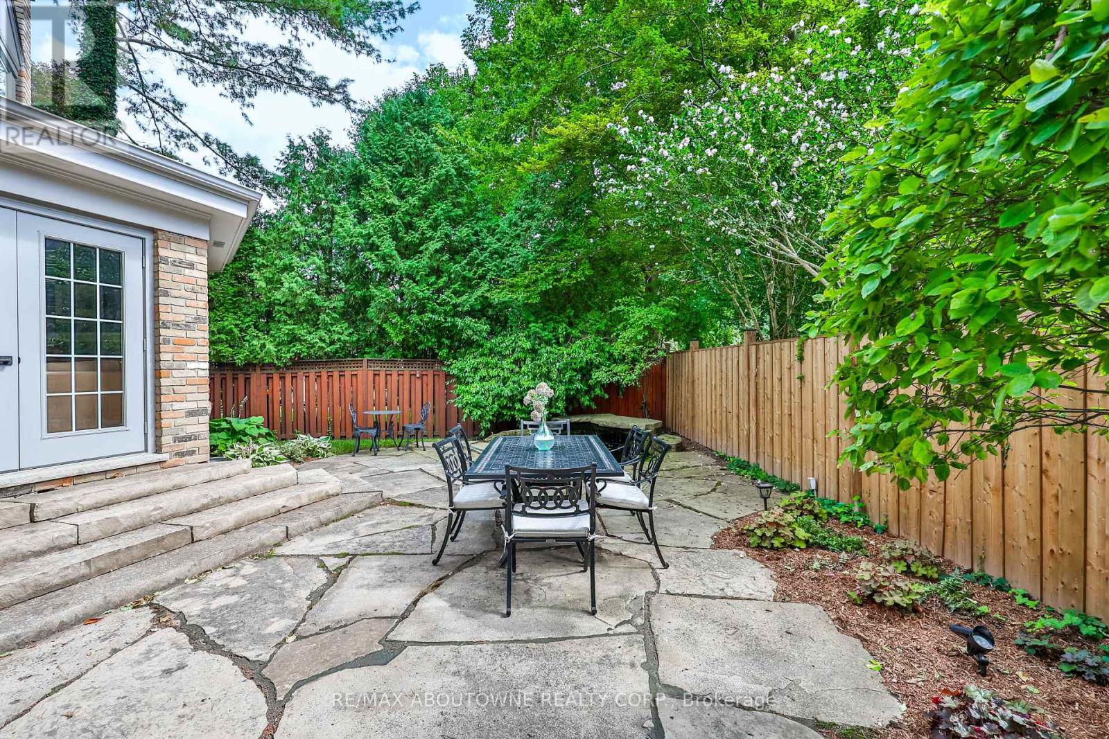 206 Rossmore Boulevard, Burlington, Ontario  L7N 1R1 - Photo 44 - W12436085