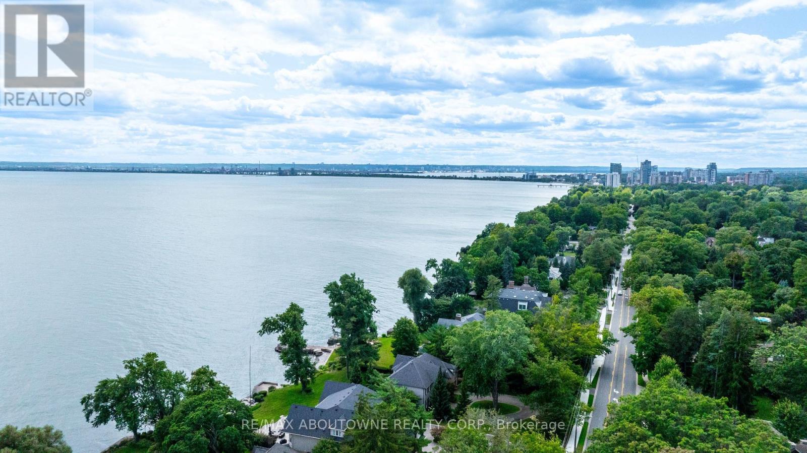 206 Rossmore Boulevard, Burlington, Ontario  L7N 1R1 - Photo 47 - W12436085