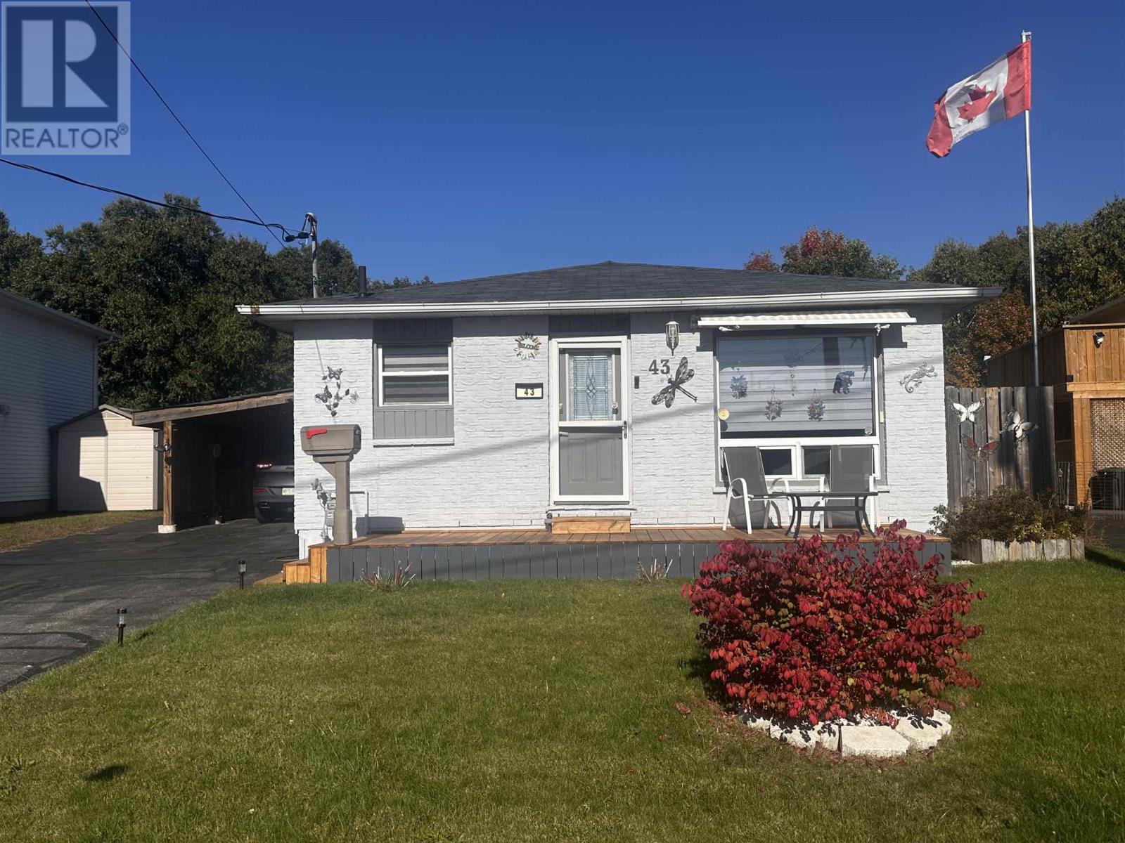 43 London Cres, Elliot Lake, Ontario  P5A 2P7 - Photo 1 - SM252826