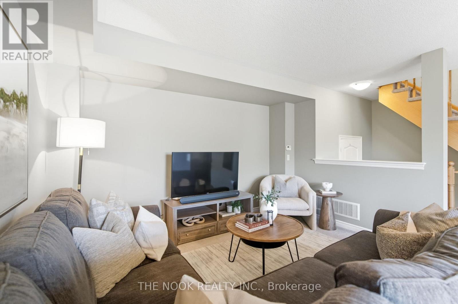 12 Tabaret Crescent, Oshawa, Ontario  L1L 0G5 - Photo 10 - E12437996