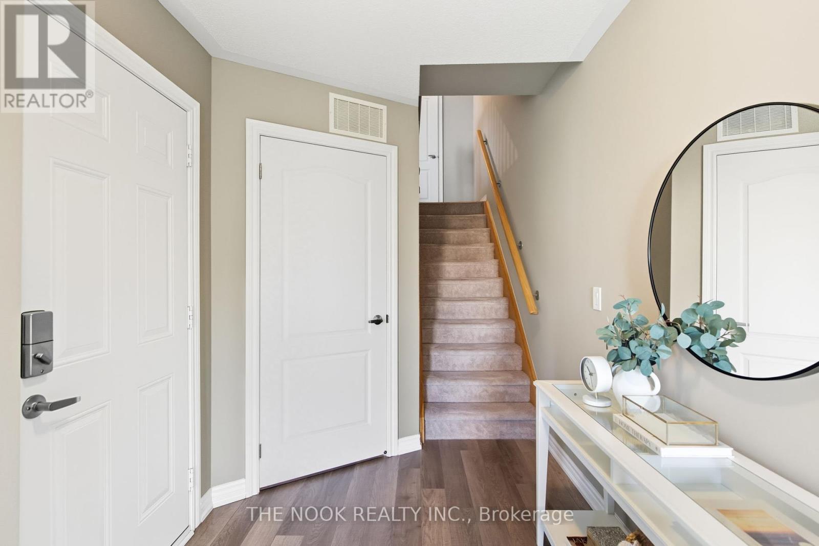 12 Tabaret Crescent, Oshawa, Ontario  L1L 0G5 - Photo 3 - E12437996