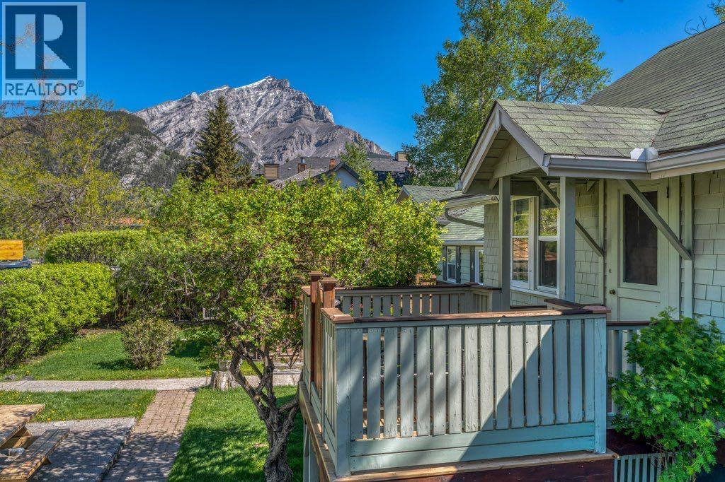 218 & 220 Beaver Street, Banff, Alberta  T1L 1B2 - Photo 2 - A2226003