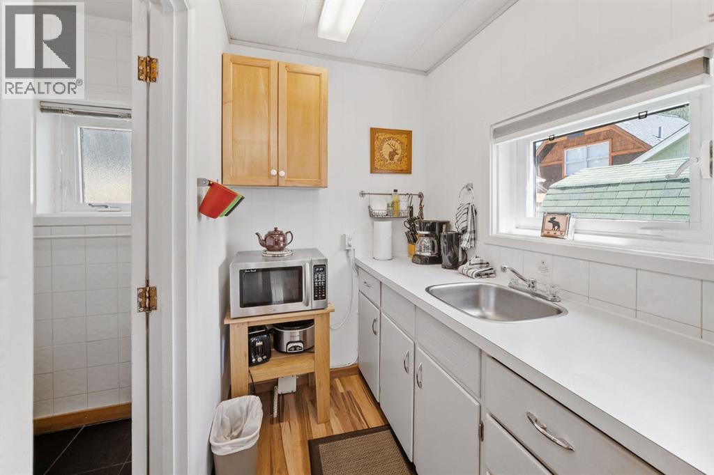 218 & 220 Beaver Street, Banff, Alberta  T1L 1B2 - Photo 15 - A2226003