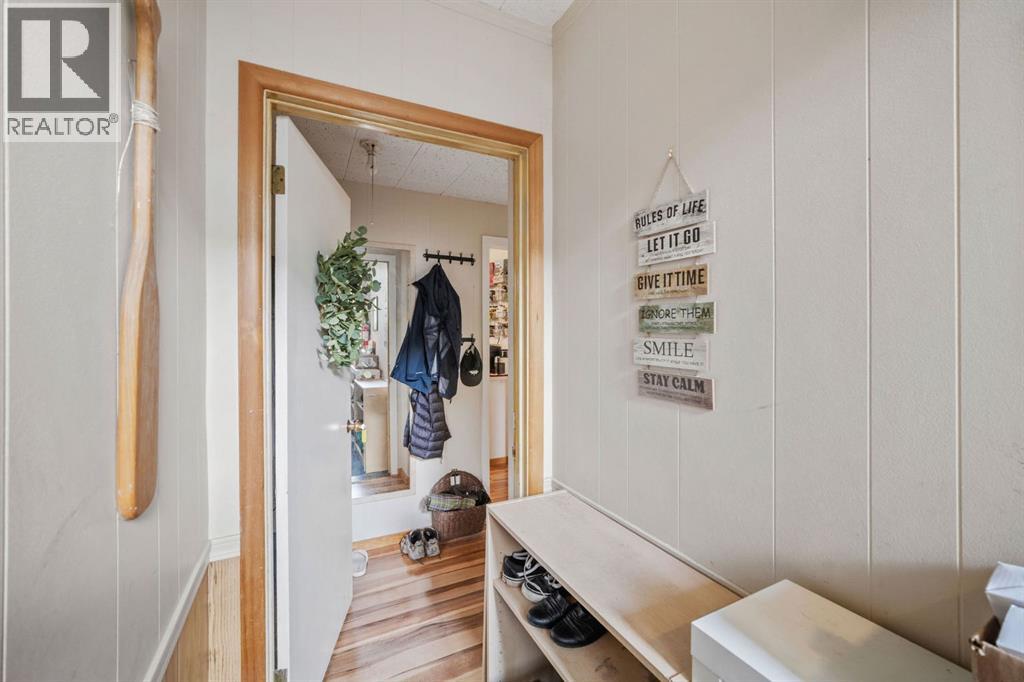 218 & 220 Beaver Street, Banff, Alberta  T1L 1B2 - Photo 44 - A2226003