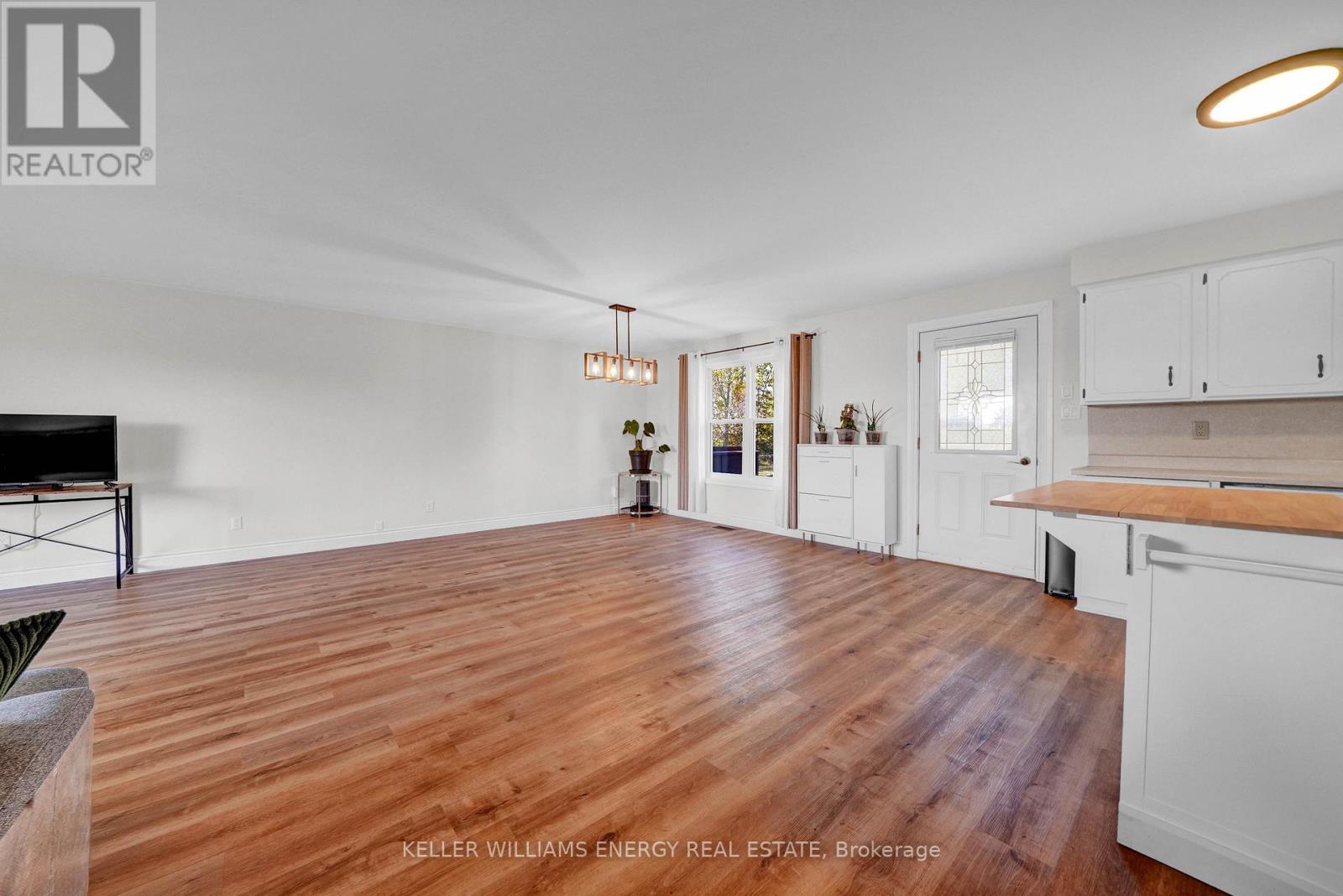 106 Oram Road, Prince Edward County (Sophiasburg Ward), Ontario  K0K 1G0 - Photo 10 - X12438011