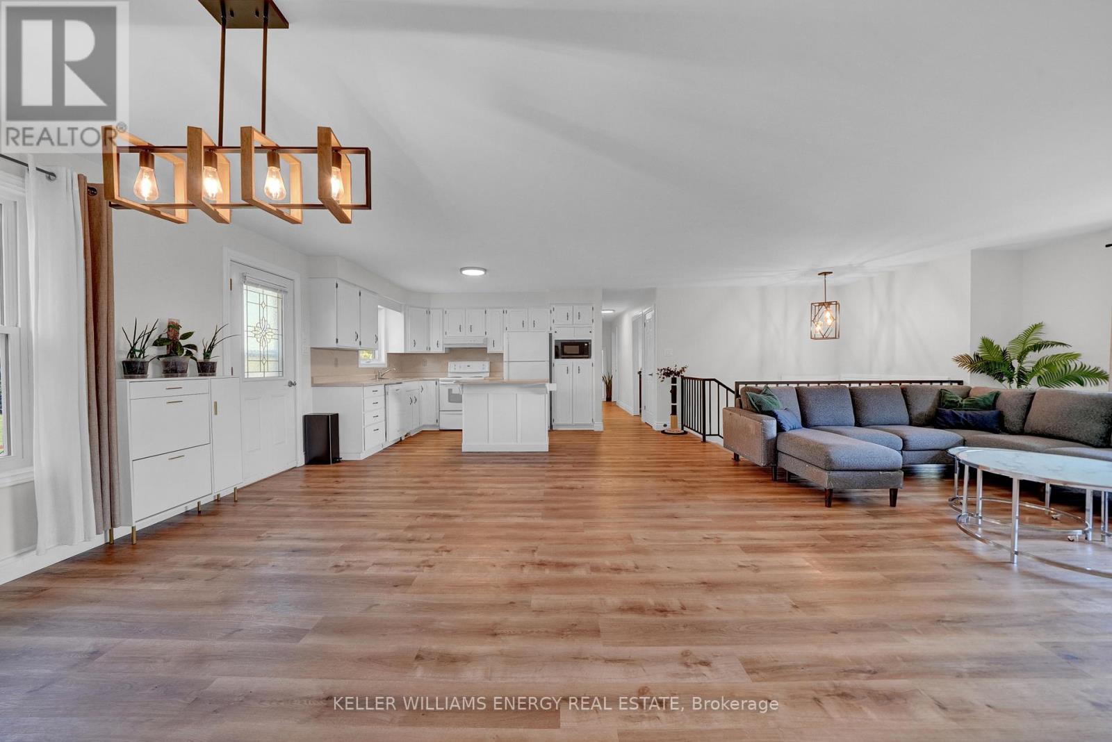 106 Oram Road, Prince Edward County (Sophiasburg Ward), Ontario  K0K 1G0 - Photo 11 - X12438011