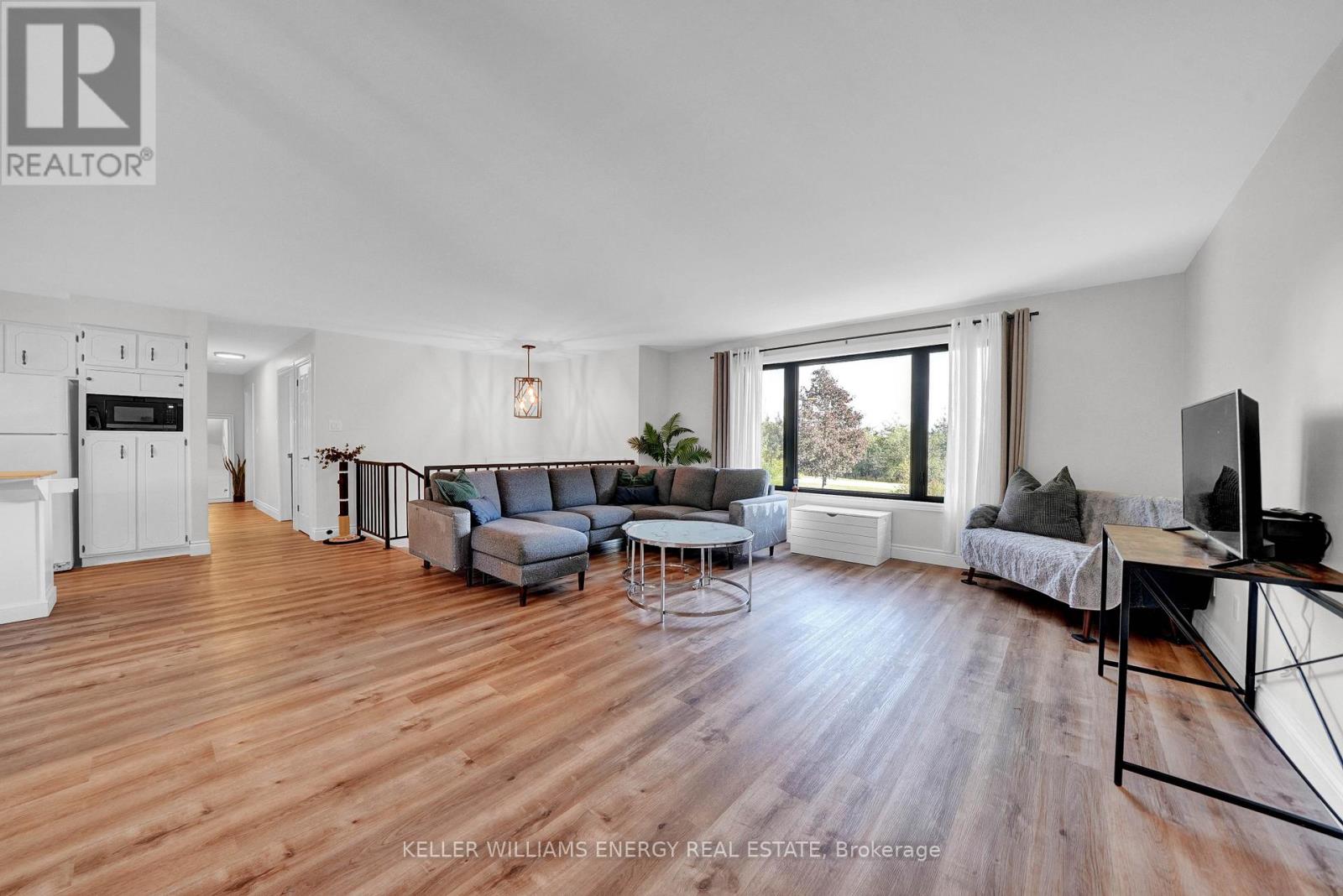 106 Oram Road, Prince Edward County (Sophiasburg Ward), Ontario  K0K 1G0 - Photo 14 - X12438011