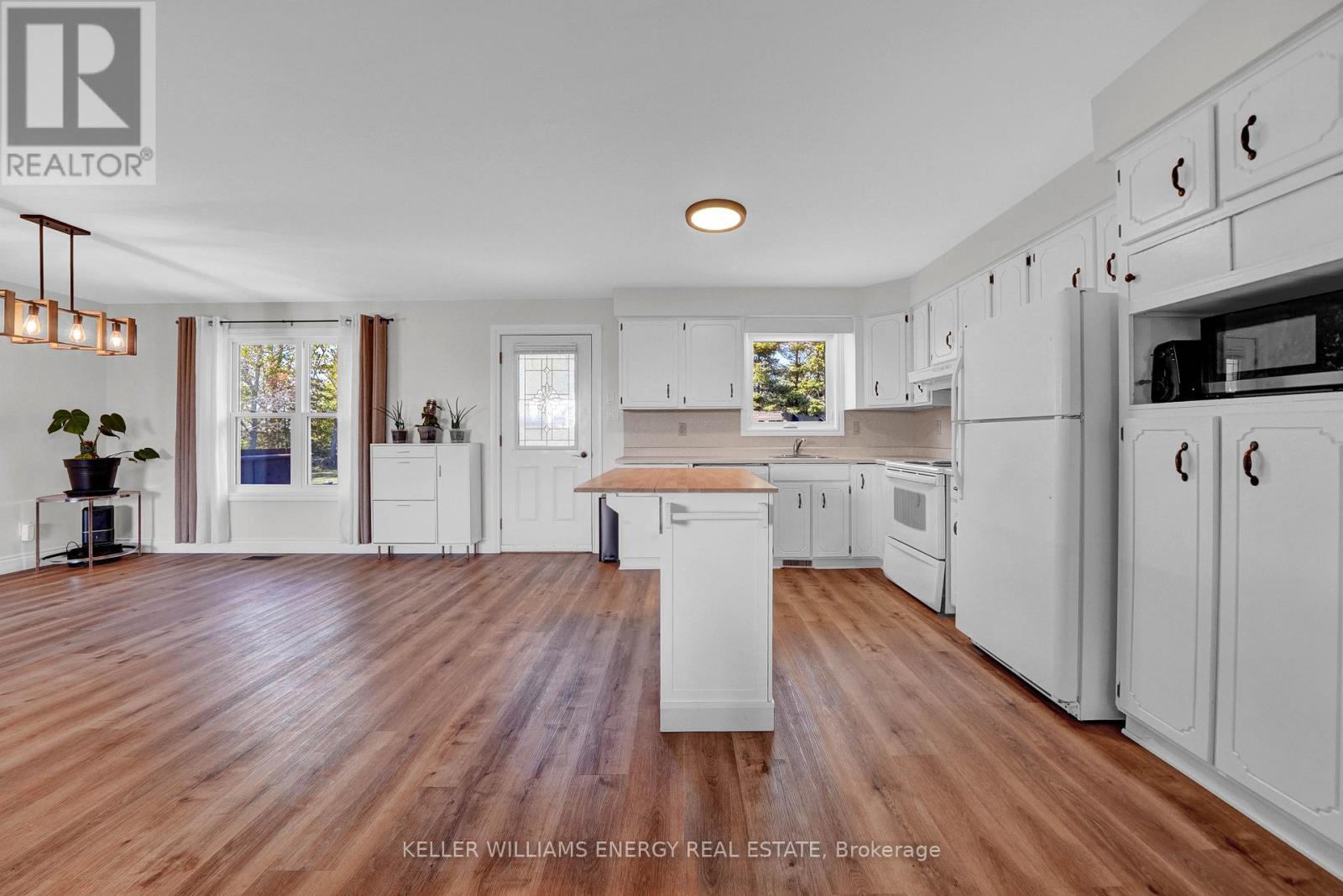 106 Oram Road, Prince Edward County (Sophiasburg Ward), Ontario  K0K 1G0 - Photo 6 - X12438011
